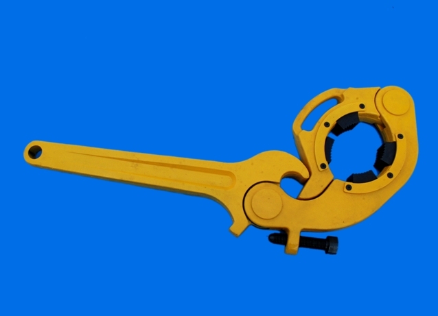 Oil and gas pipe clamp
